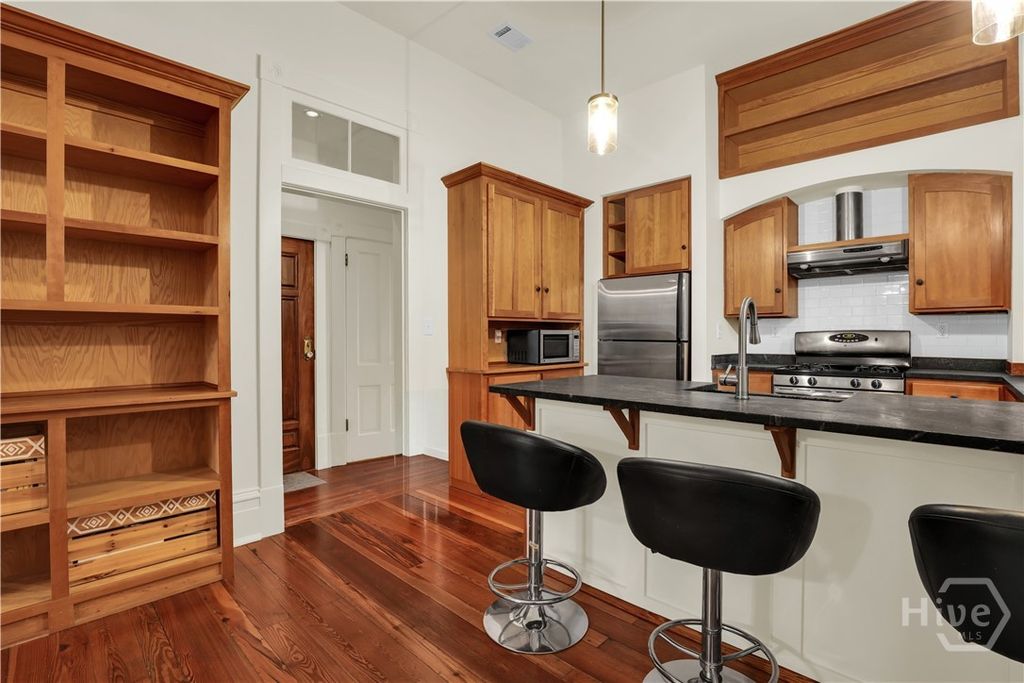 Image 21 of property listing at 217 E Bolton Street, Savannah, GA 31401