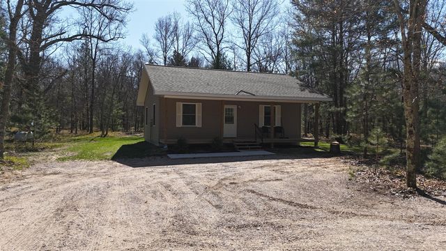 2073 Gunn Road, Manistee, MI 49660