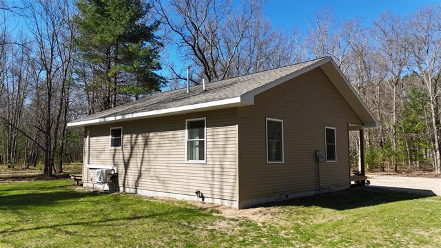 2073 Gunn Road, Manistee, MI 49660