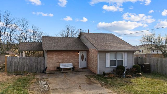 10 Pocahontas, Winchester, KY 40391