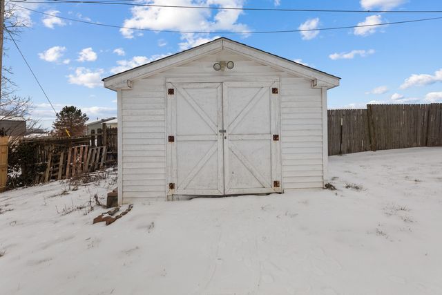 10 Pocahontas, Winchester, KY 40391