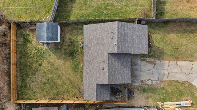 10 Pocahontas, Winchester, KY 40391