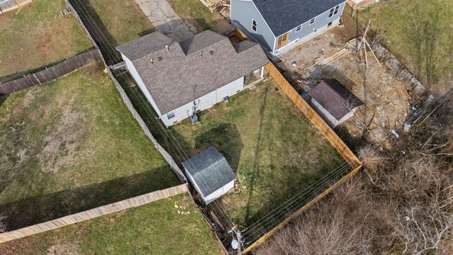 10 Pocahontas, Winchester, KY 40391