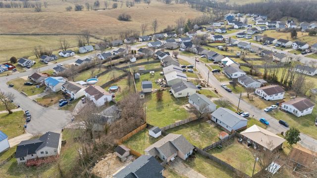 10 Pocahontas, Winchester, KY 40391