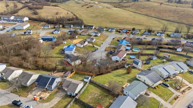 10 Pocahontas, Winchester, KY 40391