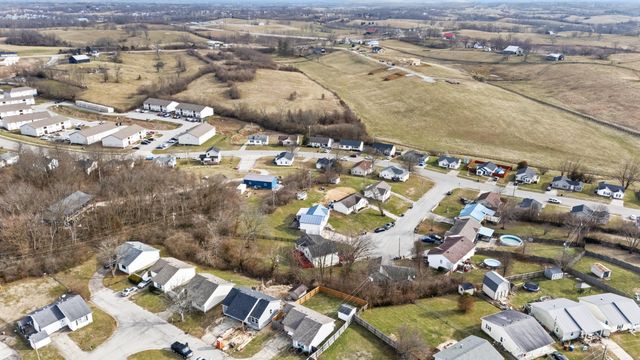 10 Pocahontas, Winchester, KY 40391