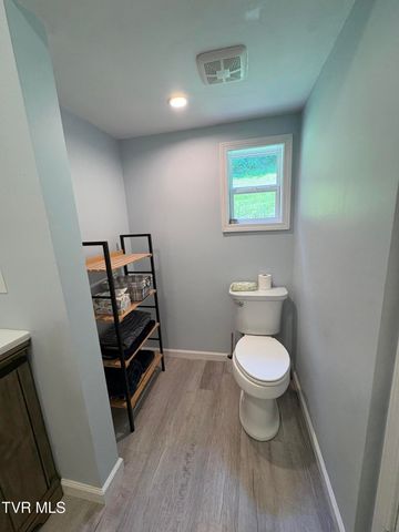 313 Northeast Centre Avenue Ne Avenue, Coeburn, VA 24230