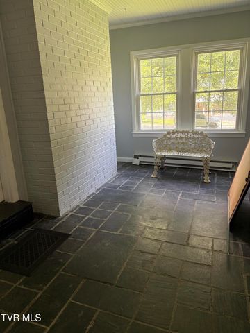 313 Northeast Centre Avenue Ne Avenue, Coeburn, VA 24230