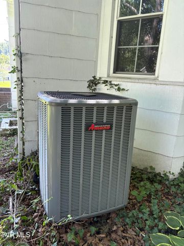 313 Northeast Centre Avenue Ne Avenue, Coeburn, VA 24230