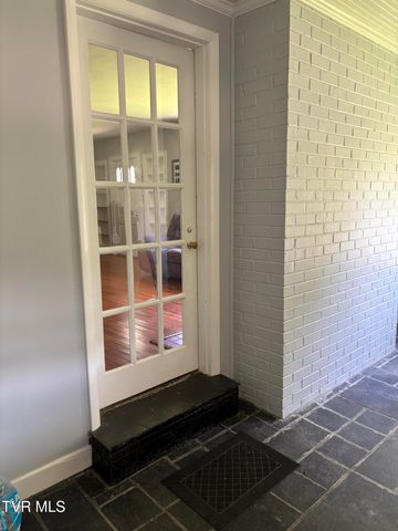 313 Northeast Centre Avenue Ne Avenue, Coeburn, VA 24230