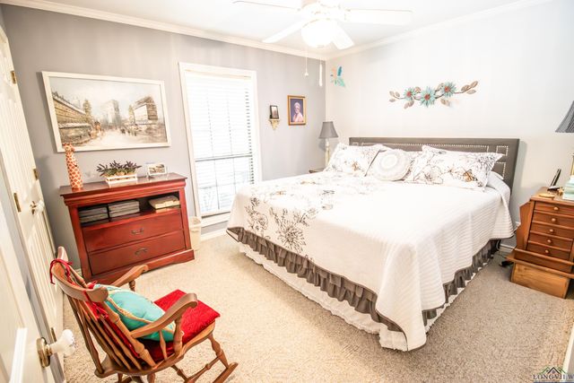 514 Buckeye Hill Rd, Karnack, TX 75661