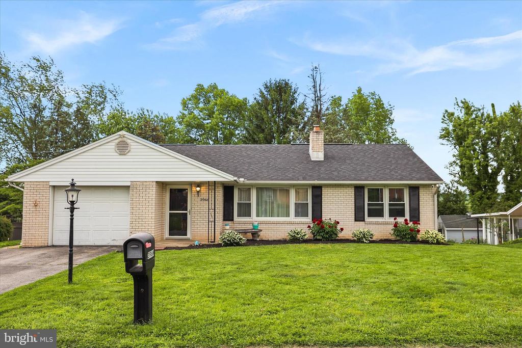 3966 BAHN AVE, York, PA 17408