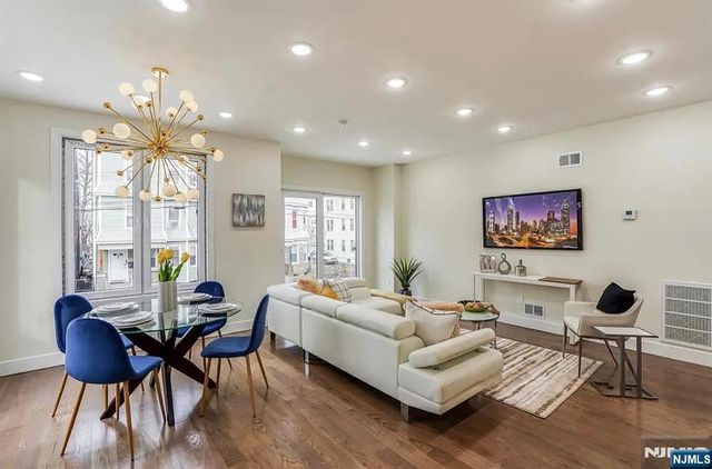 376 21st Street 1, Irvington, NJ 07111