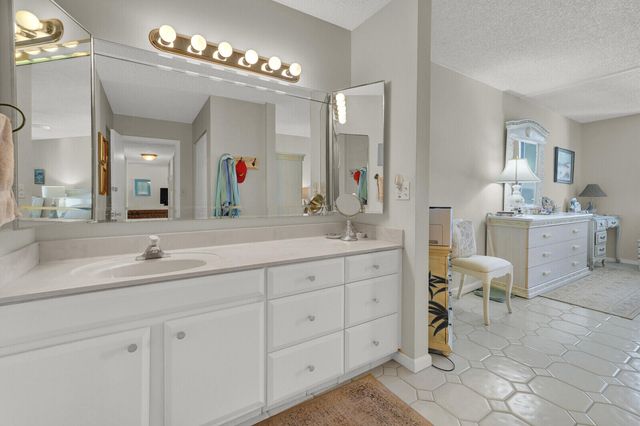 1000 S Ocean Boulevard 17m, Pompano Beach, FL 33062