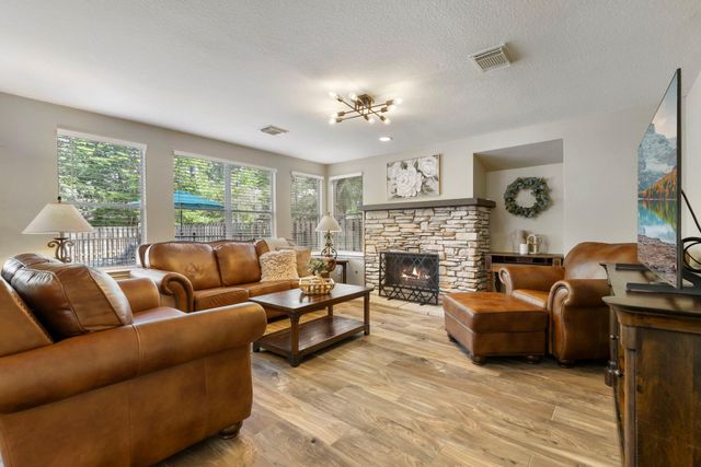 50 W New Avery Place, The Woodlands, TX 77382
