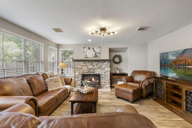 50 W New Avery Place, The Woodlands, TX 77382