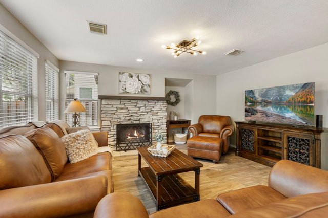 50 W New Avery Place, The Woodlands, TX 77382