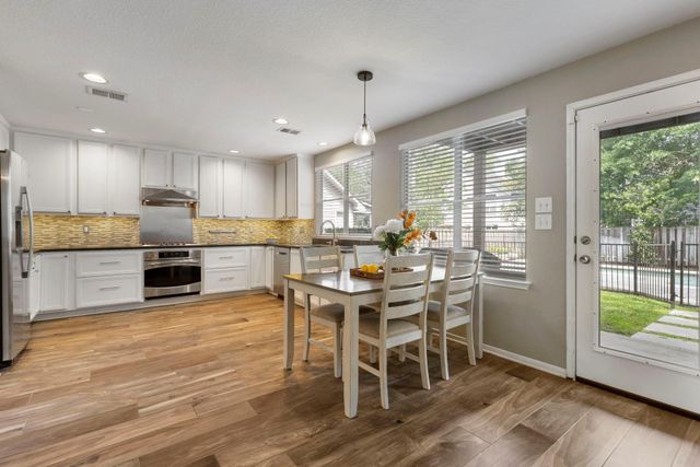 50 W New Avery Place, The Woodlands, TX 77382