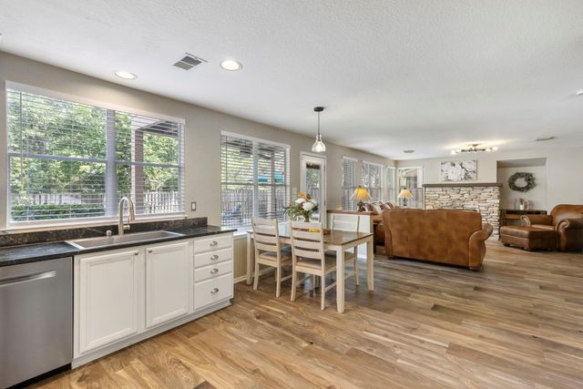 50 W New Avery Place, The Woodlands, TX 77382