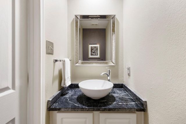 50 W New Avery Place, The Woodlands, TX 77382