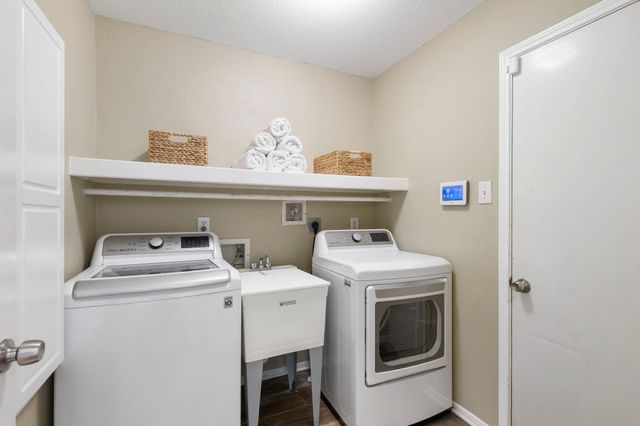 50 W New Avery Place, The Woodlands, TX 77382