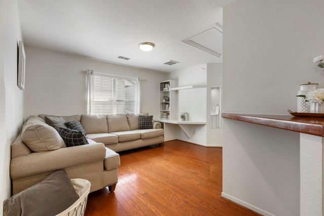 50 W New Avery Place, The Woodlands, TX 77382