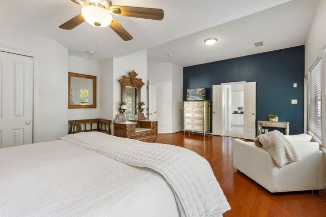 50 W New Avery Place, The Woodlands, TX 77382