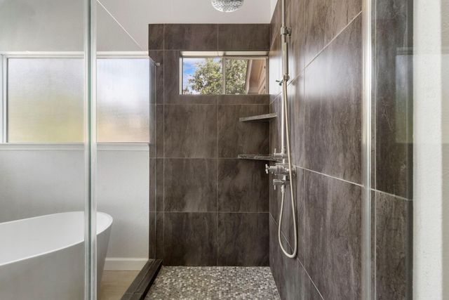 50 W New Avery Place, The Woodlands, TX 77382