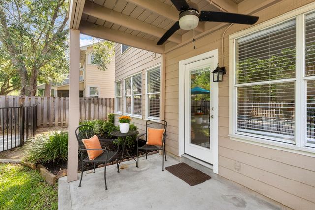 50 W New Avery Place, The Woodlands, TX 77382