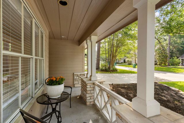 50 W New Avery Place, The Woodlands, TX 77382