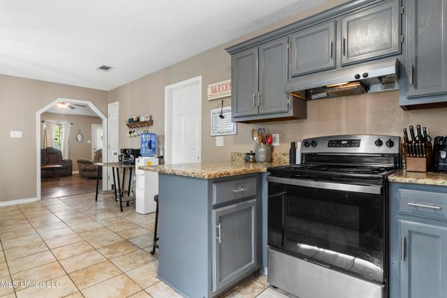 9104 Barnacle Boulevard, Ocean Springs, MS 39564