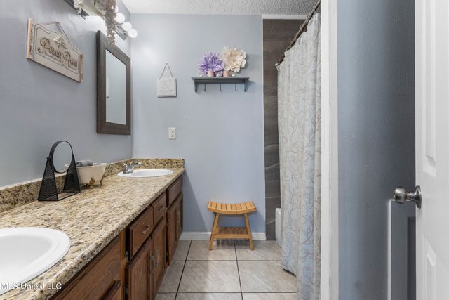 9104 Barnacle Boulevard, Ocean Springs, MS 39564