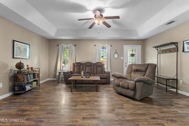 9104 Barnacle Boulevard, Ocean Springs, MS 39564