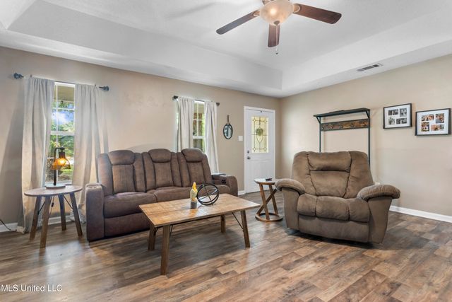 9104 Barnacle Boulevard, Ocean Springs, MS 39564