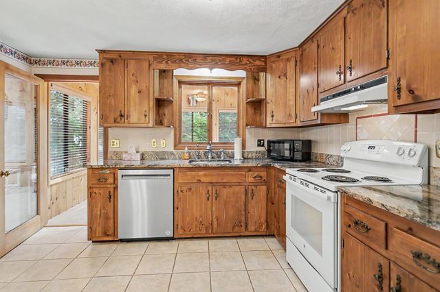6 Partridge Rd, Methuen, MA 01844