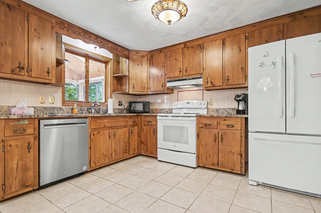 6 Partridge Rd, Methuen, MA 01844