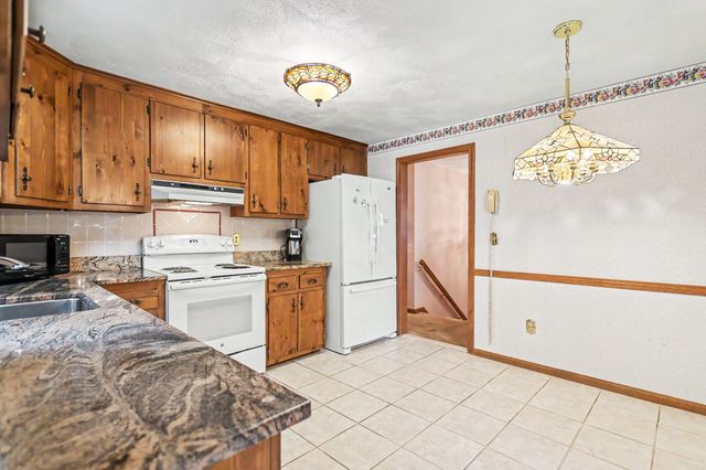 6 Partridge Rd, Methuen, MA 01844
