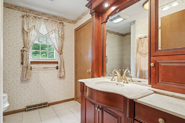 6 Partridge Rd, Methuen, MA 01844