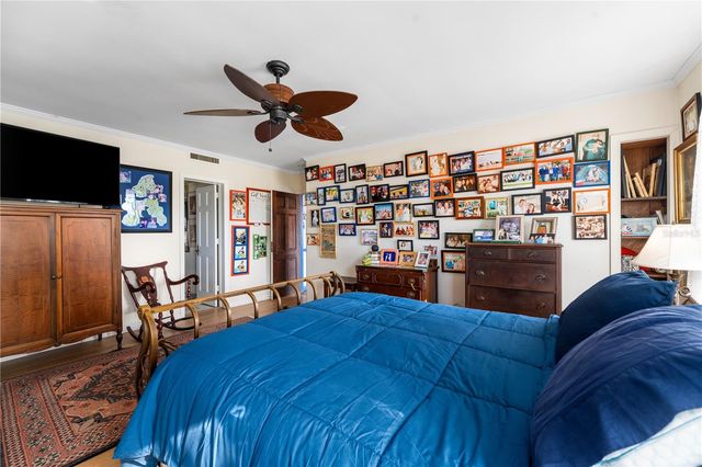 2737 SW 4TH PLACE, Gainesville, FL 32607