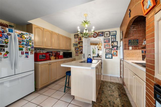 2737 SW 4TH PLACE, Gainesville, FL 32607