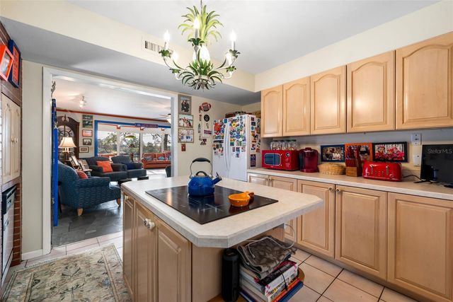 2737 SW 4TH PLACE, Gainesville, FL 32607