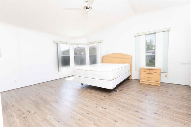 5217 CAMBRIDGE COURT, Wildwood, FL 34785