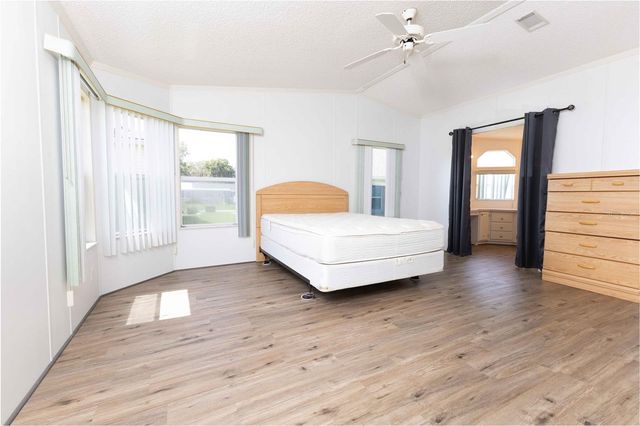 5217 CAMBRIDGE COURT, Wildwood, FL 34785