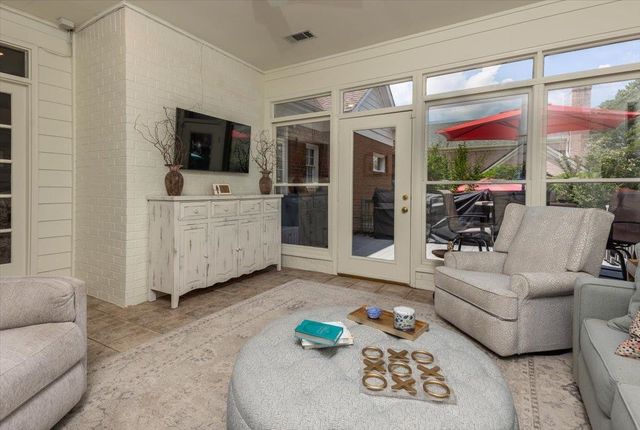 2062 JOHNSON RD, Germantown, TN 38139