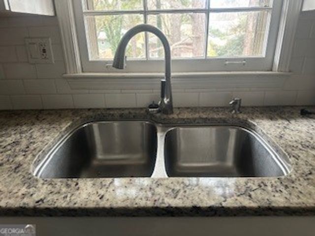 6485 Bobolink Court, Rex, GA 30273