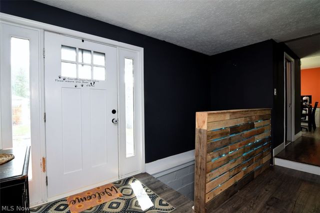 1031 E Wallings Road, Broadview Heights, OH 44147