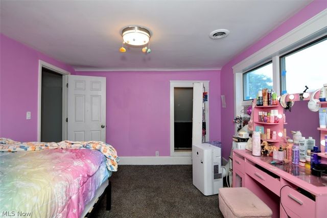 1031 E Wallings Road, Broadview Heights, OH 44147