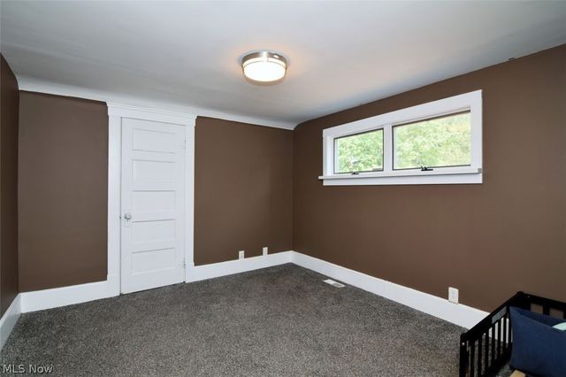 1031 E Wallings Road, Broadview Heights, OH 44147