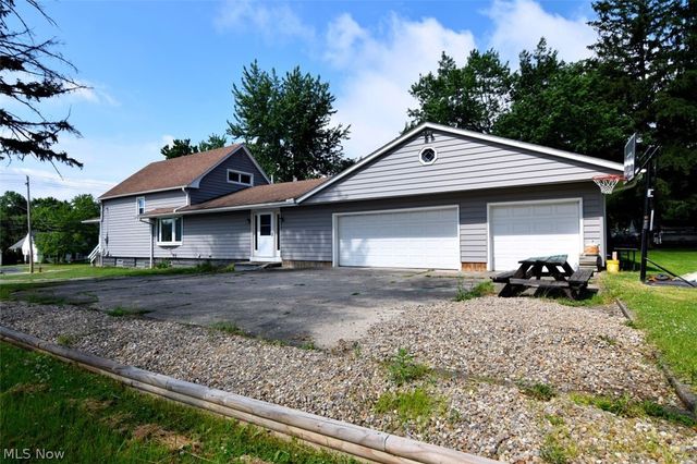 1031 E Wallings Road, Broadview Heights, OH 44147