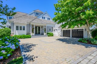129 Shore Drive W, Mashpee, MA 02649